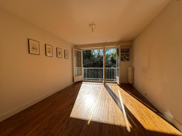 ZOLA-3 pièces-2 chambres-Balcon-Cave-Stationnement,  
Nantes 44100