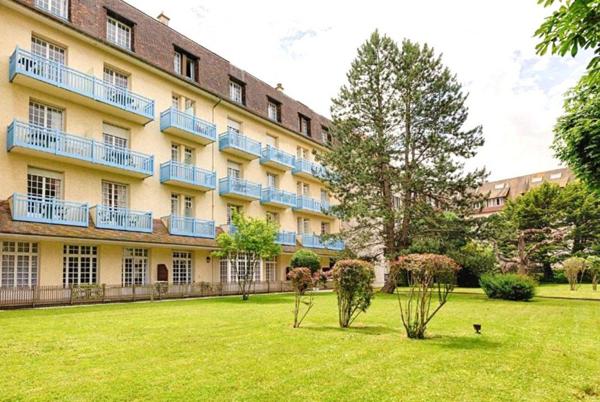 INVESTISSEMENT LOCATIF  DEAUVILLE - Résidence Goélia Le Castel Normand *** - 6,03%  de rentabilité.