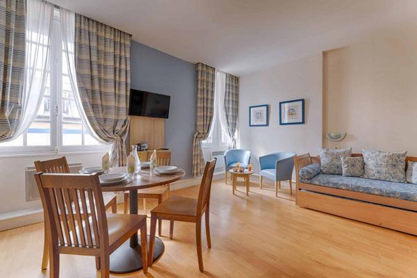 INVESTISSEMENT LOCATIF  DEAUVILLE - Résidence Goélia Le Castel Normand *** - 6,03%  de rentabilité.