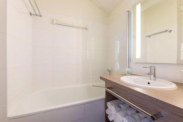 INVESTISSEMENT LOCATIF  DEAUVILLE - Résidence Goélia Le Castel Normand *** - 6,03%  de rentabilité.