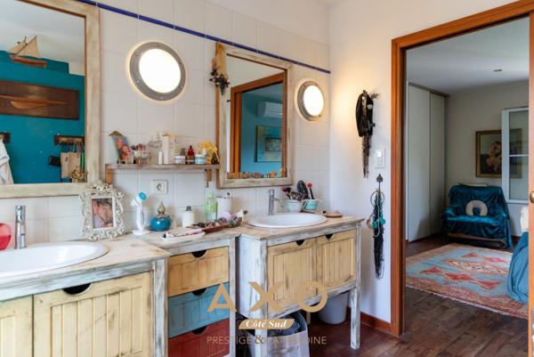 CASTELNAU-LE-LEZ - PROPRIÉTÉ DEXCEPTION  164 m²  4 CHAMBRES  BUREAU  TERRAIN ARBORÉ 2 790 m²  PISCINABLE  1 475 000 