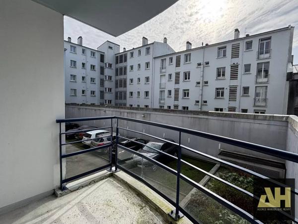 BREST CENTRE SIAM - APPARTEMENT DE 85 M2 AVEC TERRASSE - ASCENSEUR ET GARAGE SÉCURISÉ - RÉSIDENCE RÉCENTE DE 2004 - RARE