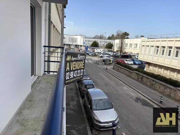 BREST CENTRE SIAM - APPARTEMENT DE 85 M2 AVEC TERRASSE - ASCENSEUR ET GARAGE SÉCURISÉ - RÉSIDENCE RÉCENTE DE 2004 - RARE