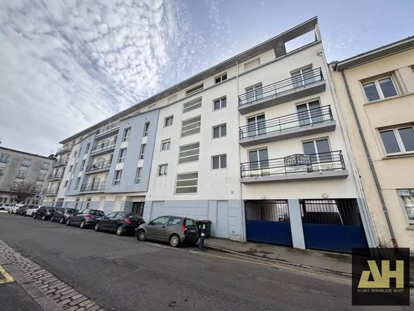 BREST CENTRE SIAM - APPARTEMENT DE 85 M2 AVEC TERRASSE - ASCENSEUR ET GARAGE SÉCURISÉ - RÉSIDENCE RÉCENTE DE 2004 - RARE
