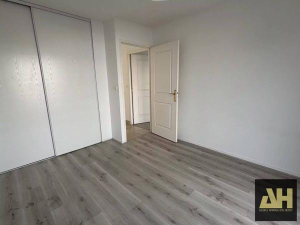 BREST CENTRE SIAM - APPARTEMENT DE 85 M2 AVEC TERRASSE - ASCENSEUR ET GARAGE SÉCURISÉ - RÉSIDENCE RÉCENTE DE 2004 - RARE