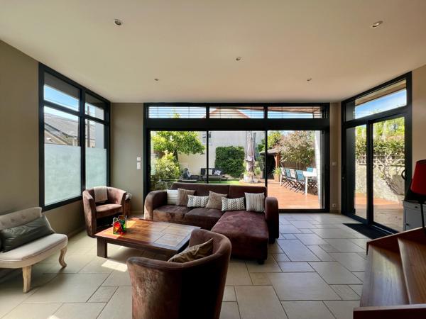 Maison rénovée 130 m² – Sacré-Cœur – 3 chambres + studio indépendant – Aucun travaux