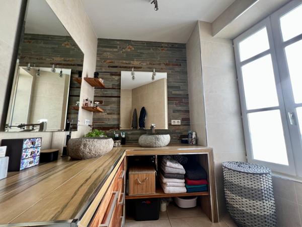 Maison rénovée 130 m² – Sacré-Cœur – 3 chambres + studio indépendant – Aucun travaux