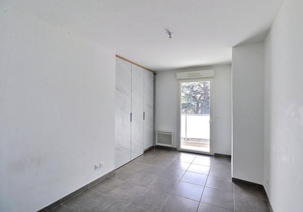 Appartement T4 - dernier étage - 86 m2 - 3 Terrasses - 2 salles de bains