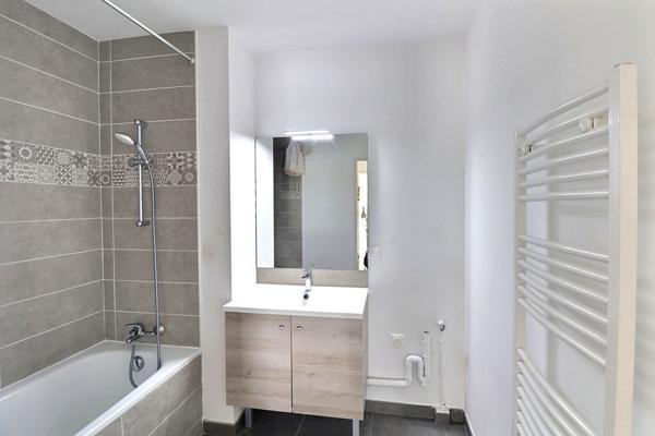 Appartement T4 - dernier étage - 86 m2 - 3 Terrasses - 2 salles de bains