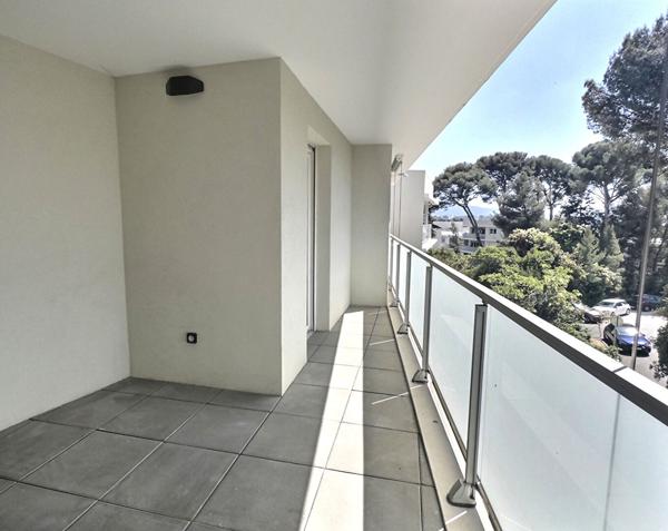 Appartement T4 - dernier étage - 86 m2 - 3 Terrasses - 2 salles de bains