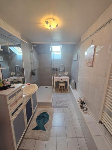 Charmante maison mitoyenne avec cour