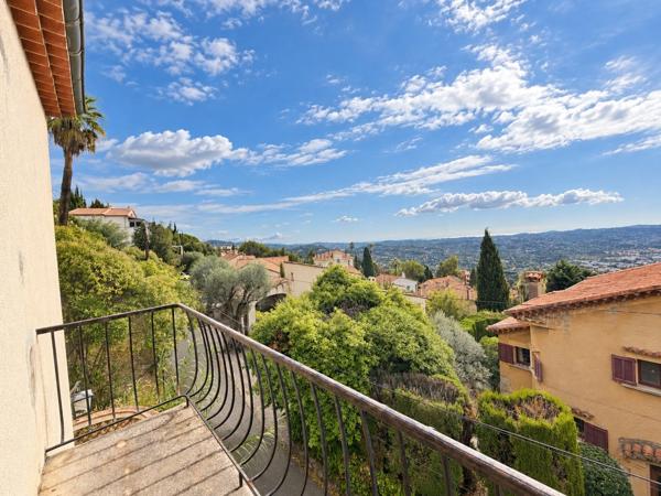 MAISON À RÉNOVER AVEC DEUX APPARTEMENTS ET VUE MER – GRASSE EST(06)
