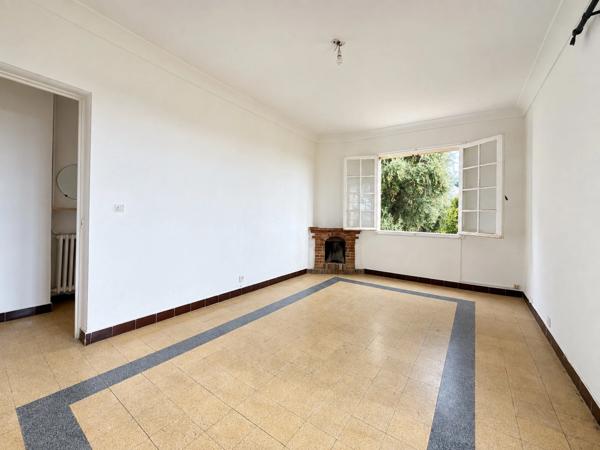 MAISON À RÉNOVER AVEC DEUX APPARTEMENTS ET VUE MER – GRASSE EST(06)