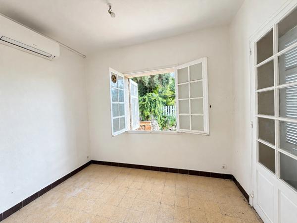 MAISON À RÉNOVER AVEC DEUX APPARTEMENTS ET VUE MER – GRASSE EST(06)