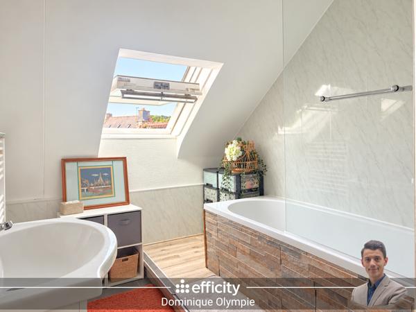 Maison
         3 pièces
        - 80 m² 129 700 € *