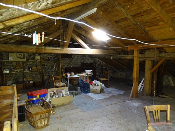 Appartement  rénové avec 3 chambres de 117 m²  habitable à Moirans-en-Montagne