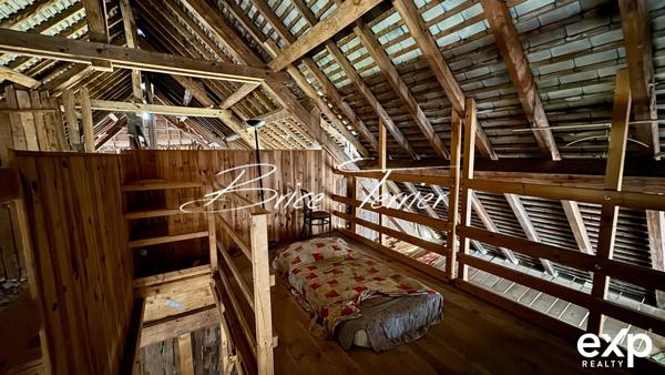 Maison de 41m2 ainsi que 69m2 de combles et sa cabane