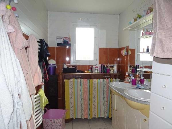 SECTEUR AMBAZAC VASTE MAISON DE 122 M² SUR SOUS-SOL SEMI ENTERRE 4 CHAMBRES SUR UN TERRAIN DE 2500 M²