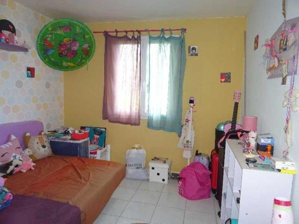 SECTEUR AMBAZAC VASTE MAISON DE 122 M² SUR SOUS-SOL SEMI ENTERRE 4 CHAMBRES SUR UN TERRAIN DE 2500 M²