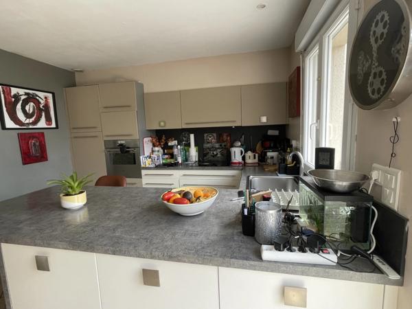 ST HILAIRE ST FLORENT MAISON 3 CHAMBRES DE PLAIN PIED SUR PARCELLE DE 848M2 DE TERRAIN ARBORE CLOS