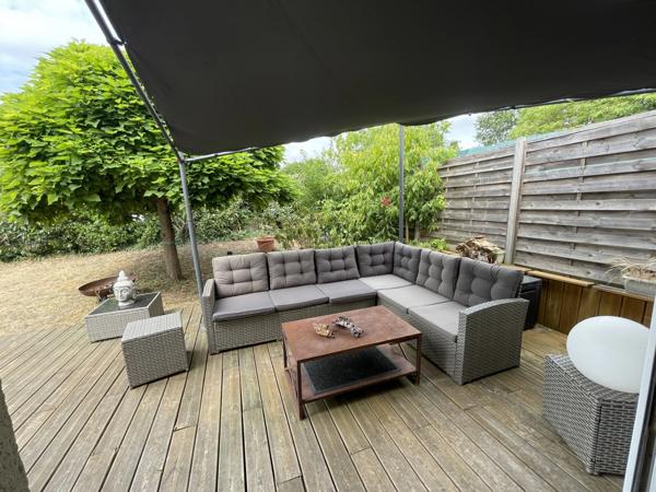 ST HILAIRE ST FLORENT MAISON 3 CHAMBRES DE PLAIN PIED SUR PARCELLE DE 848M2 DE TERRAIN ARBORE CLOS