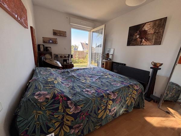 ST HILAIRE ST FLORENT MAISON 3 CHAMBRES DE PLAIN PIED SUR PARCELLE DE 848M2 DE TERRAIN ARBORE CLOS