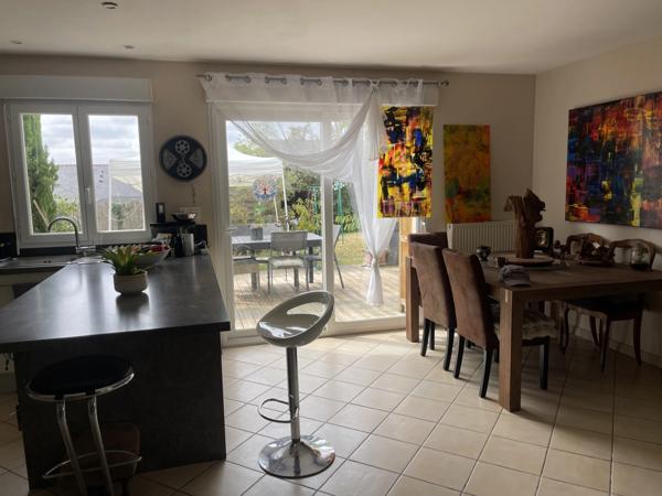 ST HILAIRE ST FLORENT MAISON 3 CHAMBRES DE PLAIN PIED SUR PARCELLE DE 848M2 DE TERRAIN ARBORE CLOS