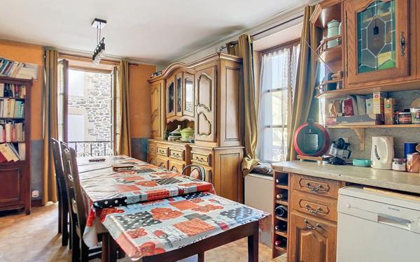 Maison à vendre    4 pièces • 155 m2 Pleaux