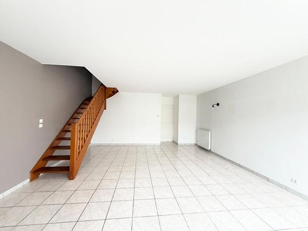 PESSAC-LES ECHOPPES- Maison 108m2 - 4 pièces - 3ch - 2 places de stationnement