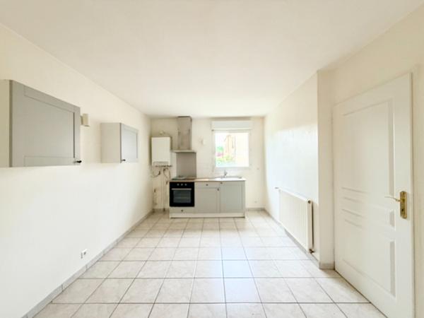 PESSAC-LES ECHOPPES- Maison 108m2 - 4 pièces - 3ch - 2 places de stationnement