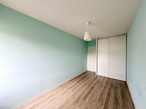 PESSAC-LES ECHOPPES- Maison 108m2 - 4 pièces - 3ch - 2 places de stationnement