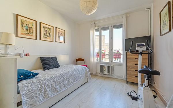 Appartement à vendre    3 pièces • 57 m2 Paris 11