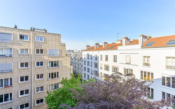 Appartement à vendre    3 pièces • 57 m2 Paris 11