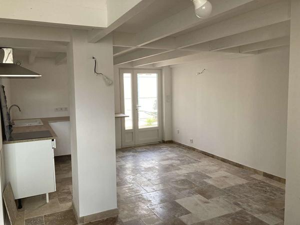 Maison La Rochelle 65m² au sol, jardin.