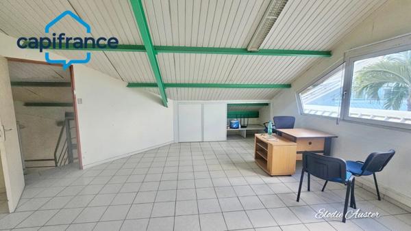 Local professionnel en duplex à Jarry secteur Houelbourg