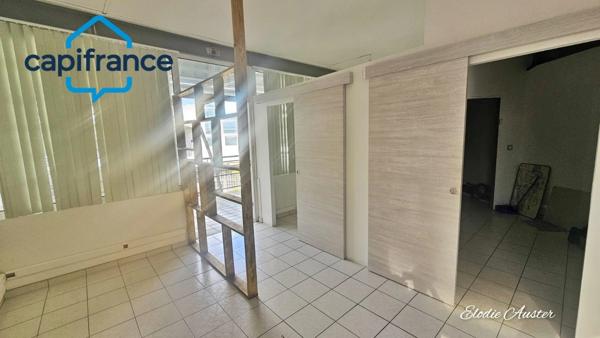 Local professionnel en duplex à Jarry secteur Houelbourg