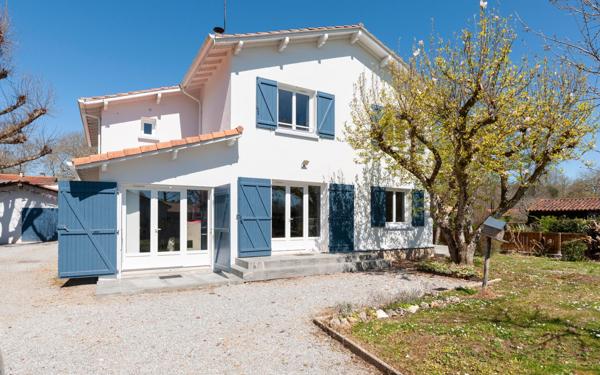 Maison à vendre    6 pièces • 145 m2 Bretagne-de-Marsan