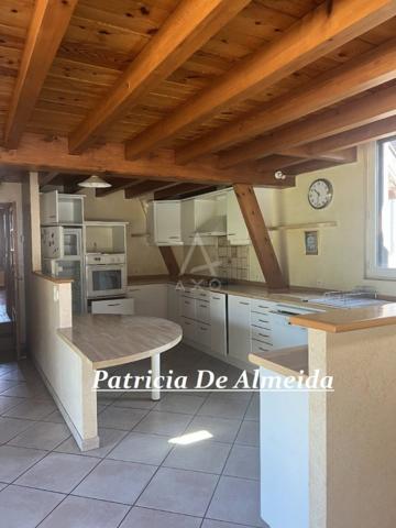 Maison familiale au coeur du centre ville, avec jardin , piscine