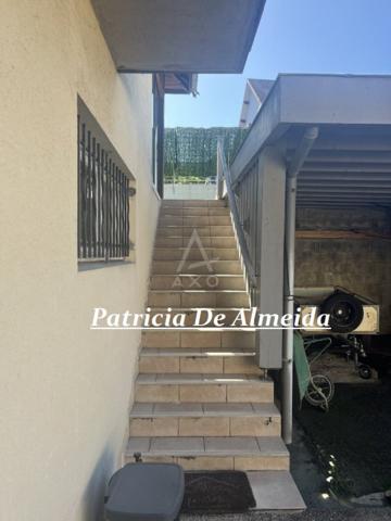 Maison familiale au coeur du centre ville, avec jardin , piscine