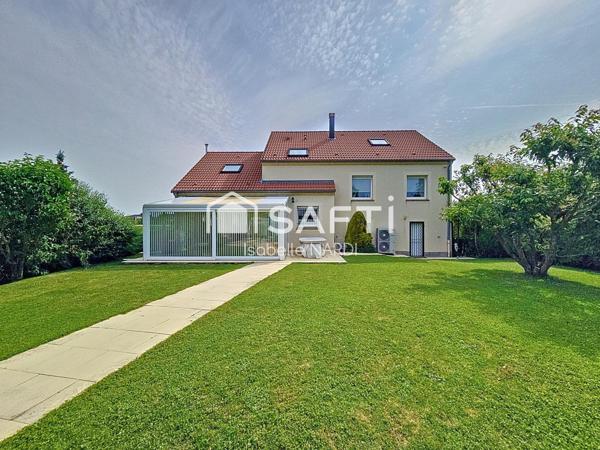 Maison familiale avec piscine dans un cadre paisible à Rugy