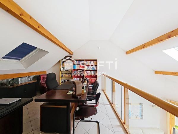 Maison familiale avec piscine dans un cadre paisible à Rugy