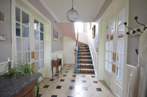 CHÂTEAU THIERRY (02) à vendre belle maison bourgeoise et son jardin joliment agencé.