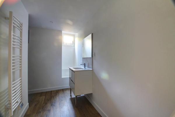 Location                                                      Appartement
                        
                                         76 m2                     à Doizieux