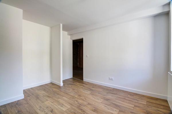 Location                                                      Appartement
                        
                                         76 m2                     à Doizieux