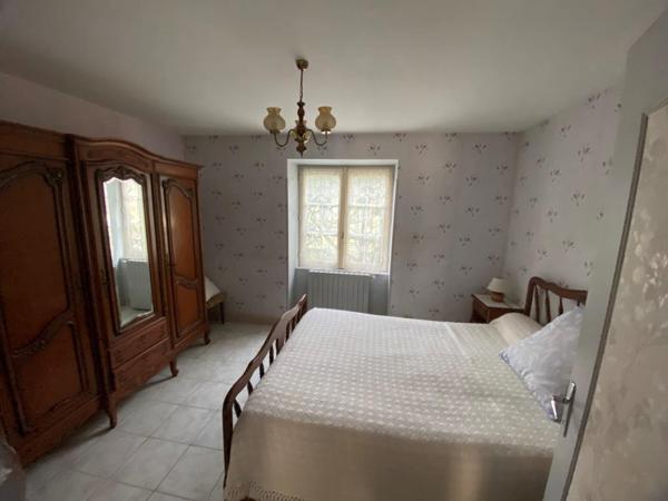 ST YZAN MAISON A RAFRAÎCHIR SUR 840 M² Saint-Yzan-de-Soudiac (33920)
