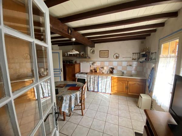 ST YZAN MAISON A RAFRAÎCHIR SUR 840 M² Saint-Yzan-de-Soudiac (33920)