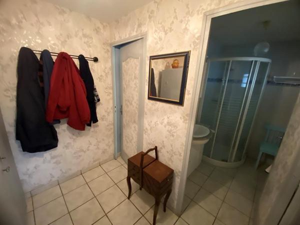 ST YZAN MAISON A RAFRAÎCHIR SUR 840 M² Saint-Yzan-de-Soudiac (33920)