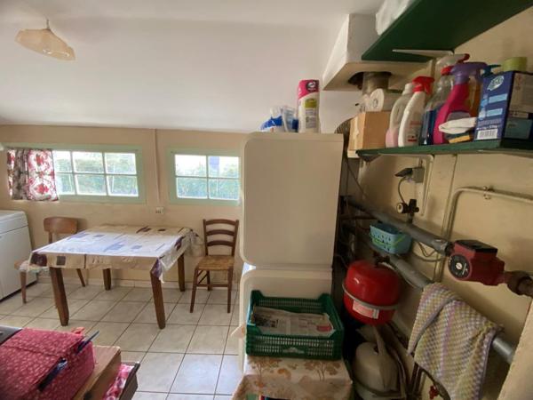 ST YZAN MAISON A RAFRAÎCHIR SUR 840 M² Saint-Yzan-de-Soudiac (33920)