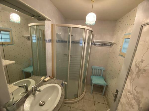 ST YZAN MAISON A RAFRAÎCHIR SUR 840 M² Saint-Yzan-de-Soudiac (33920)