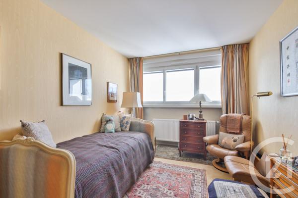 Appartement F2 à vendre  3 pièces - 67 m2 PARIS - 75015